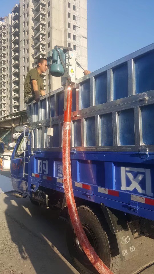 安徽車(chē)載吸糧機(jī)，軟管吸糧機(jī)